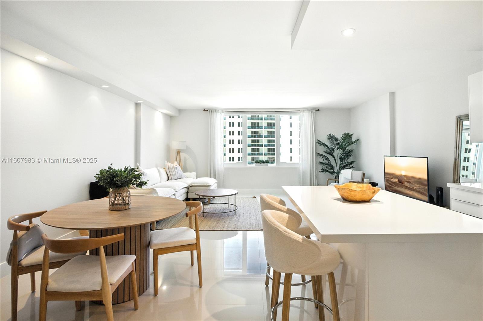 RONEY PALACE CONDO - Residential