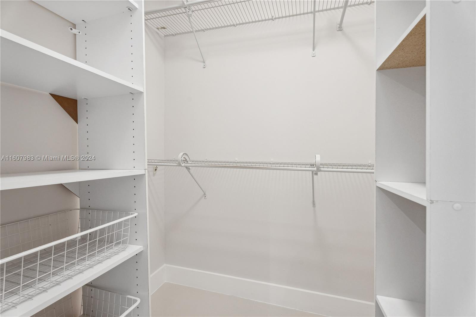 RONEY PALACE CONDO - Residential