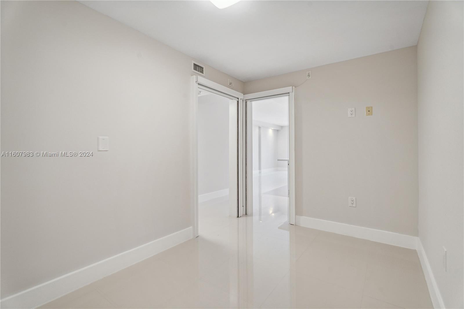 RONEY PALACE CONDO - Residential