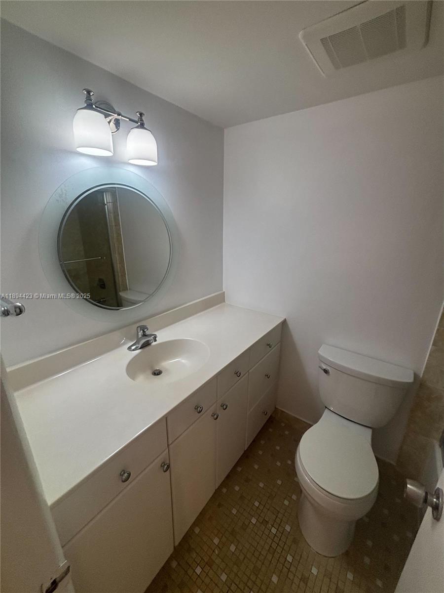 COLLINS VISTA CONDO - Residential Lease