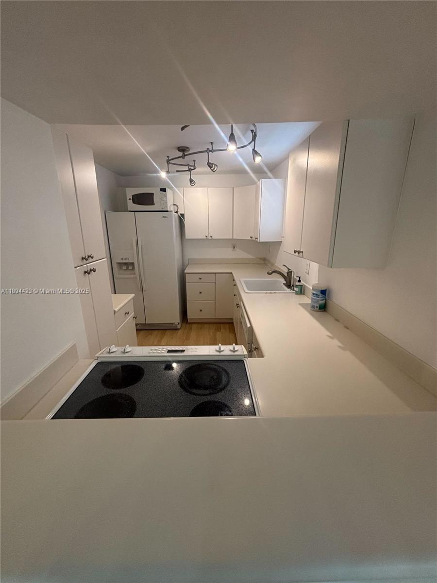 COLLINS VISTA CONDO - Residential Lease