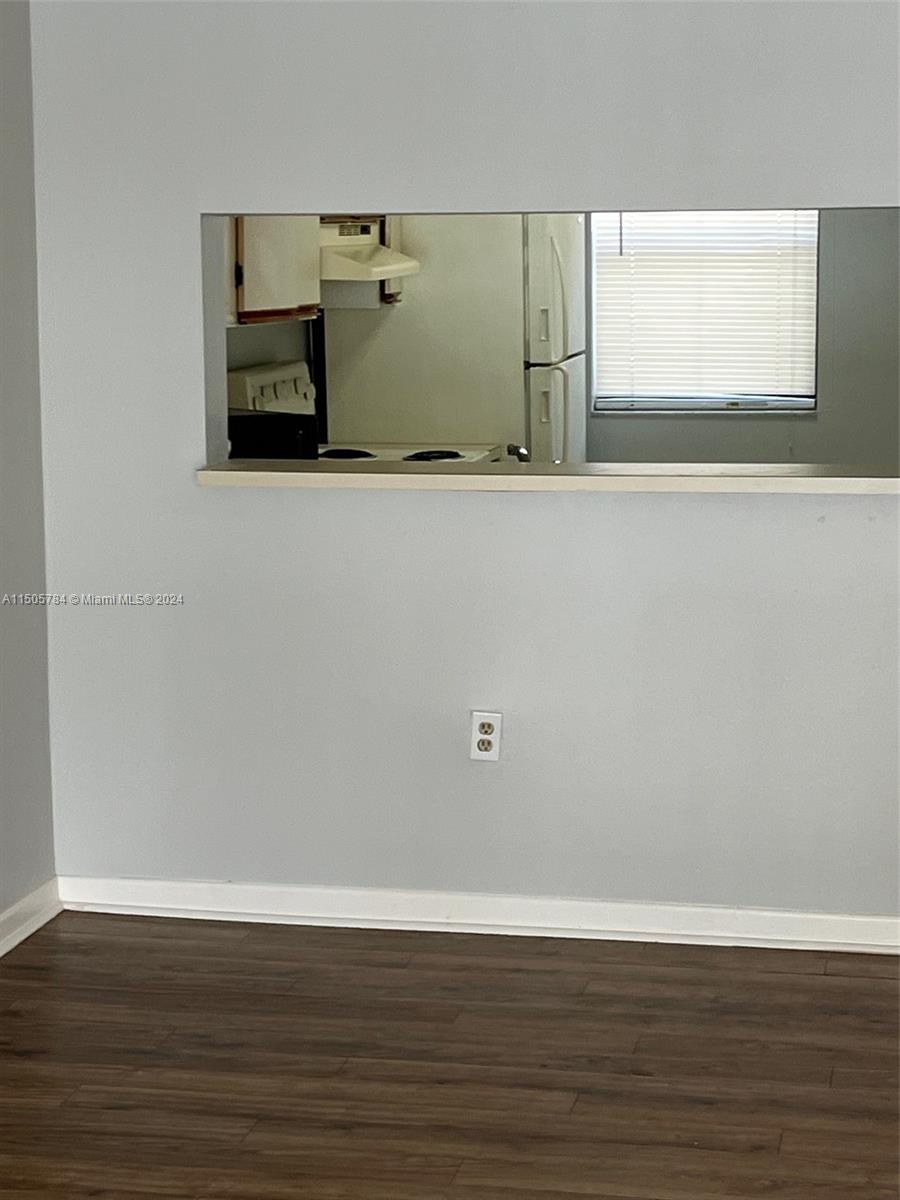 VILLAS AT LAKEVIEW CONDO - Residential Lease