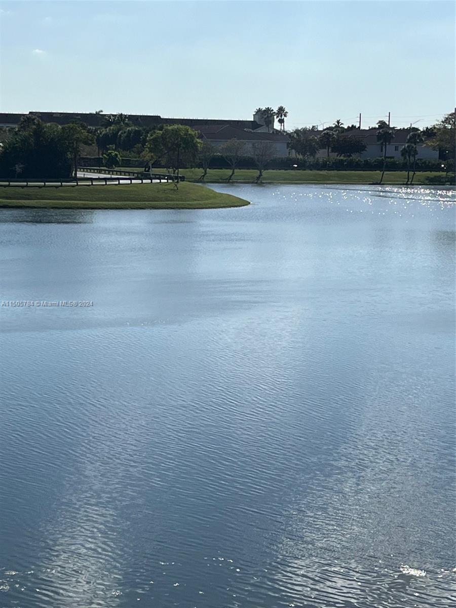 VILLAS AT LAKEVIEW CONDO - Residential Lease