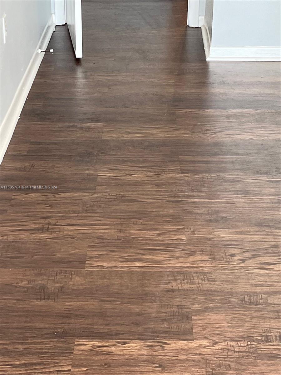 VILLAS AT LAKEVIEW CONDO - Residential Lease