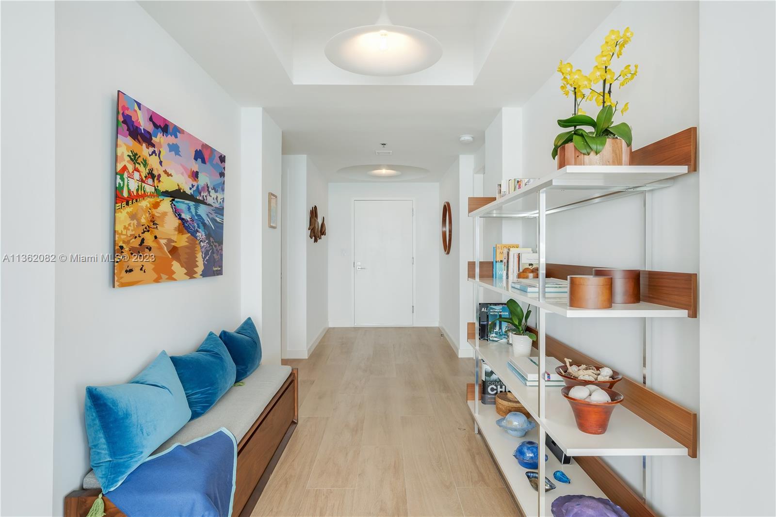 LA TOUR CONDO - Residential