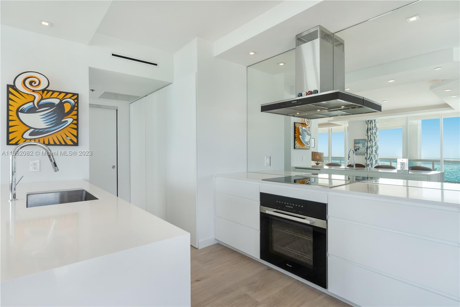 LA TOUR CONDO - Residential