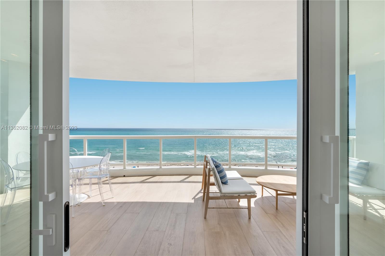 LA TOUR CONDO - Residential