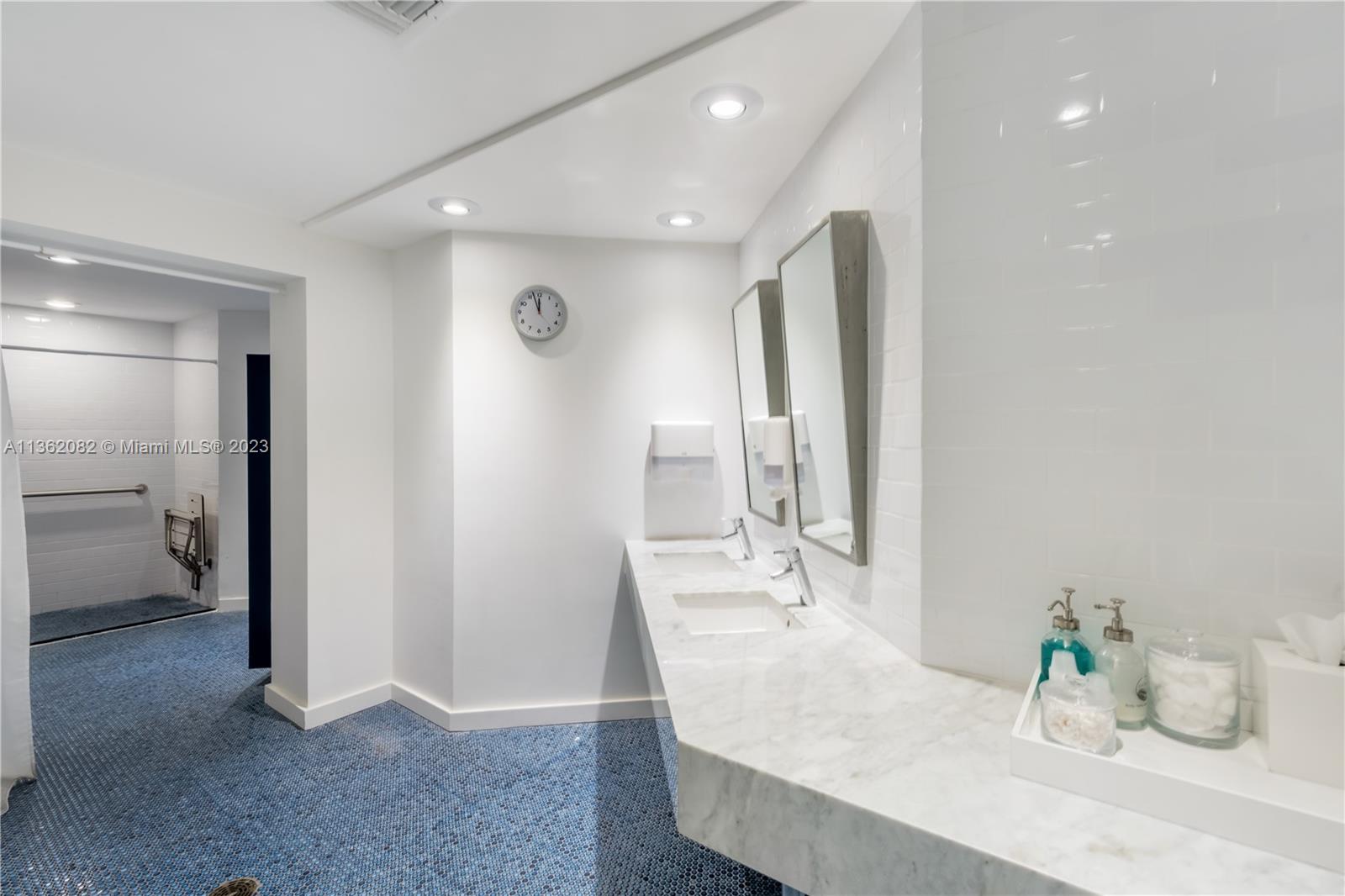 LA TOUR CONDO - Residential