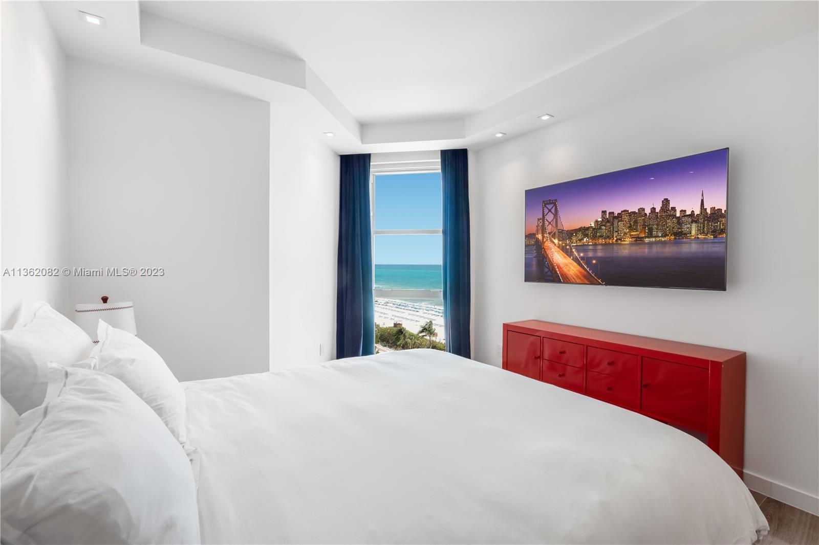 LA TOUR CONDO - Residential