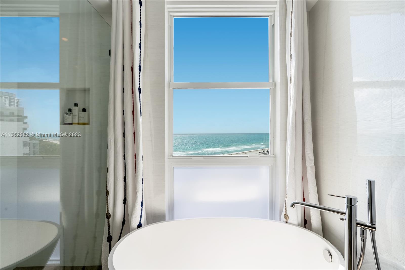 LA TOUR CONDO - Residential