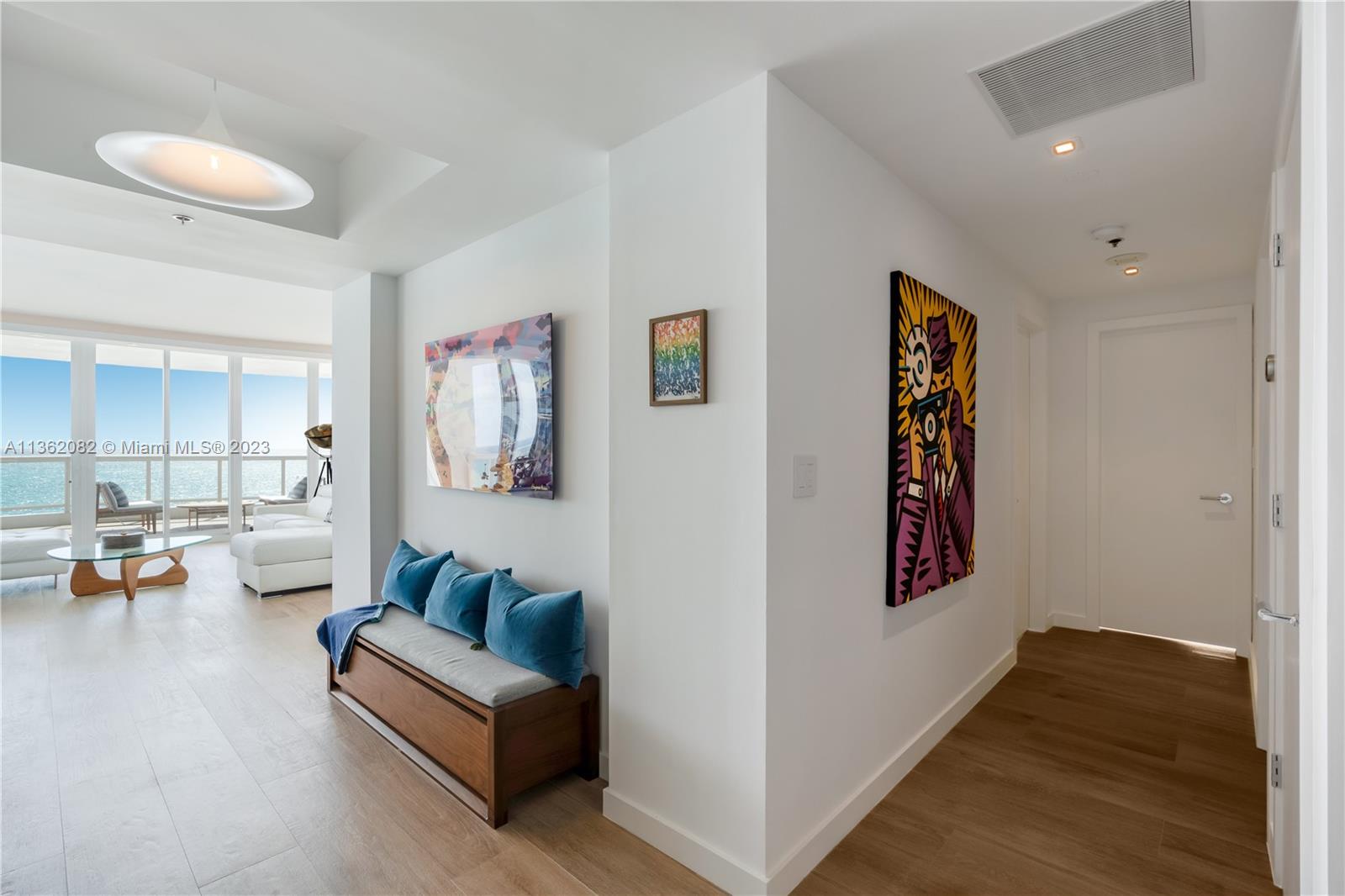 LA TOUR CONDO - Residential