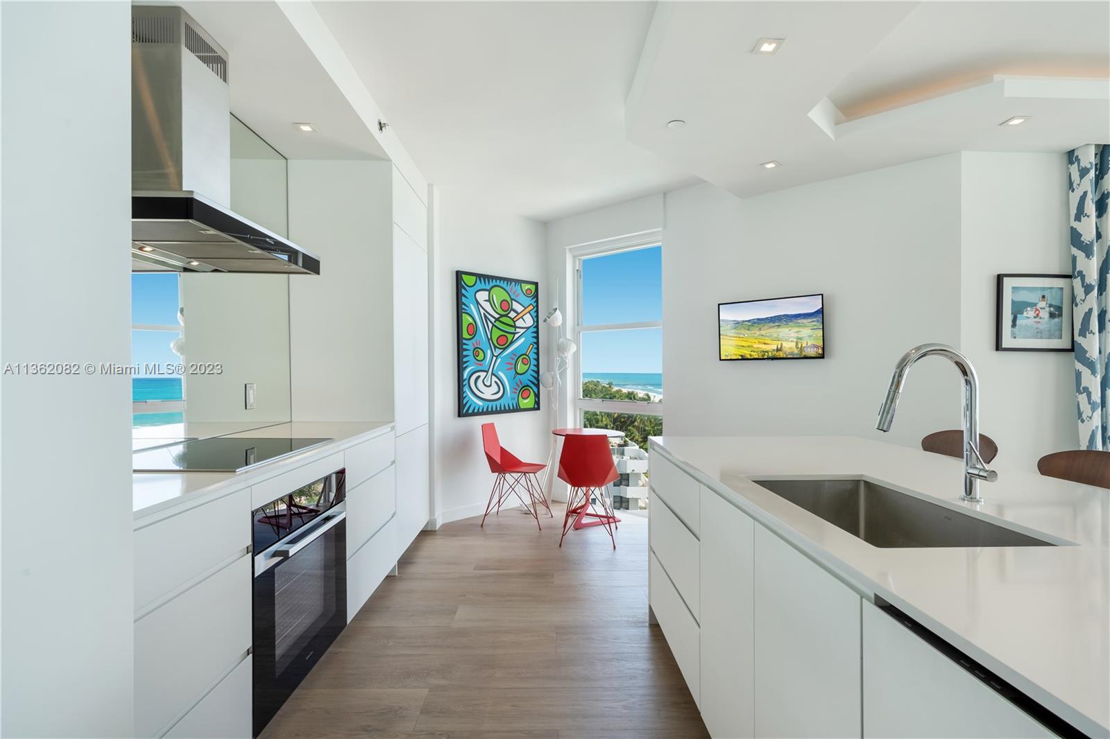 LA TOUR CONDO - Residential