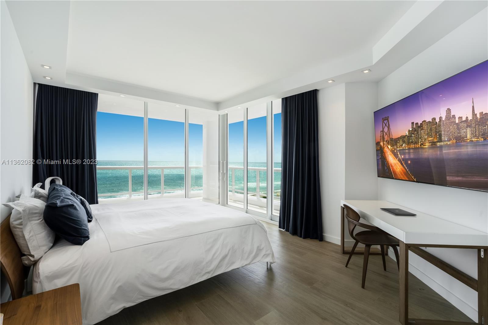 LA TOUR CONDO - Residential