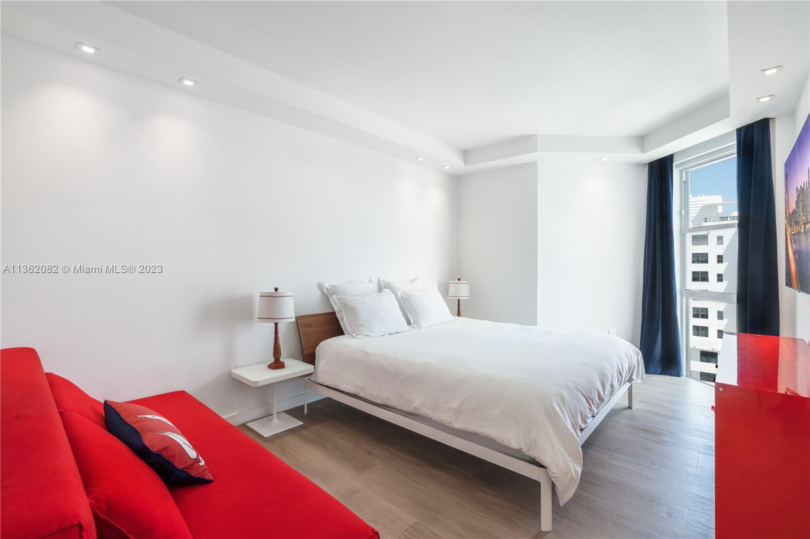 LA TOUR CONDO - Residential