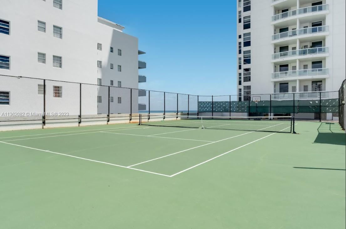 LA TOUR CONDO - Residential