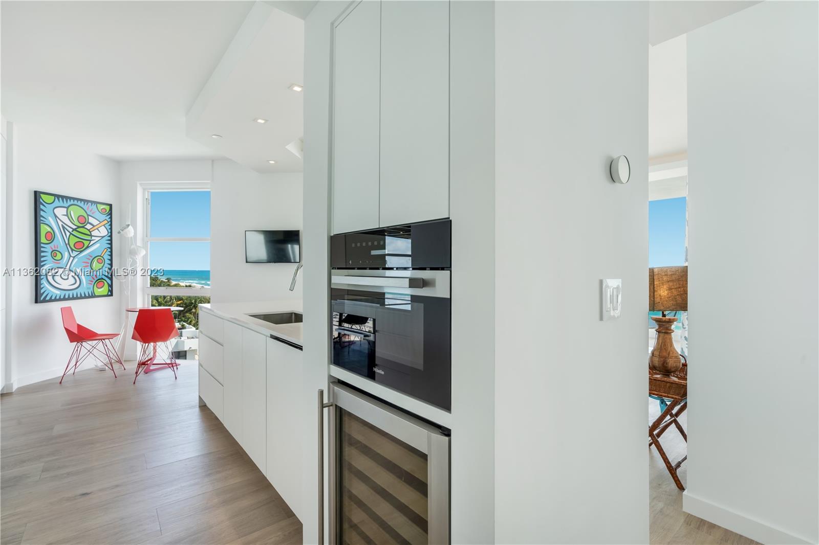 LA TOUR CONDO - Residential