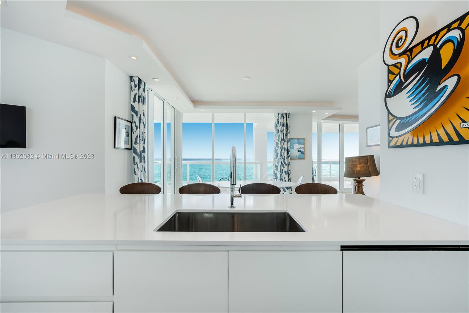 LA TOUR CONDO - Residential