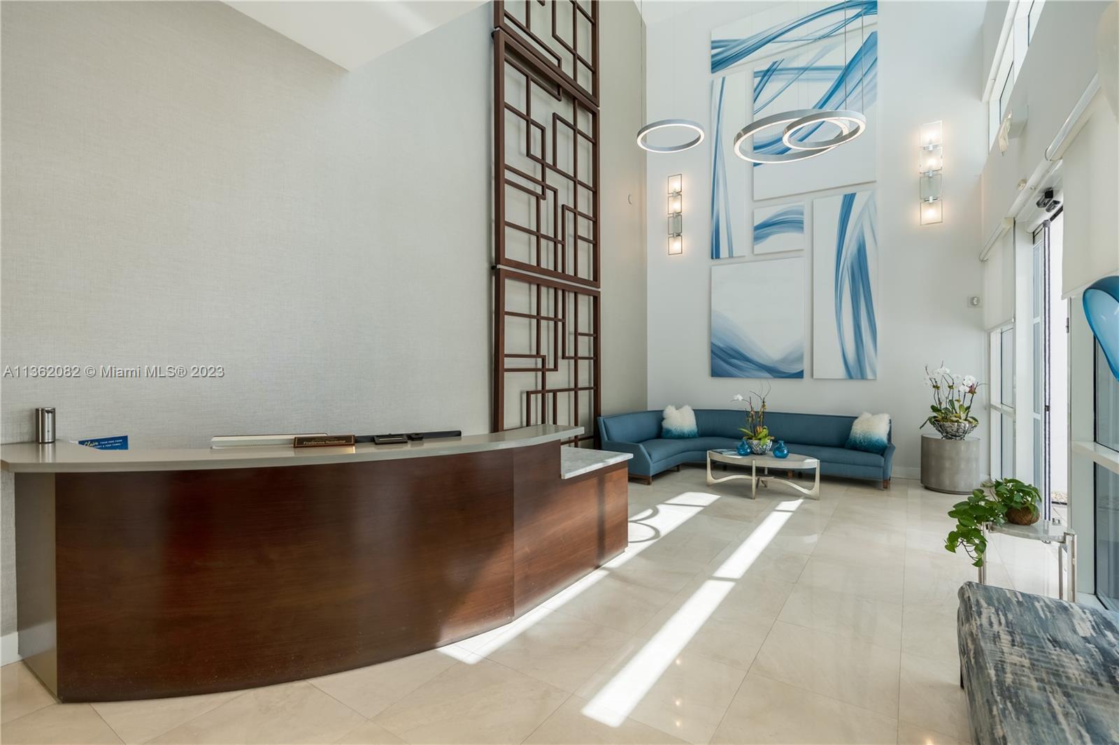 LA TOUR CONDO - Residential