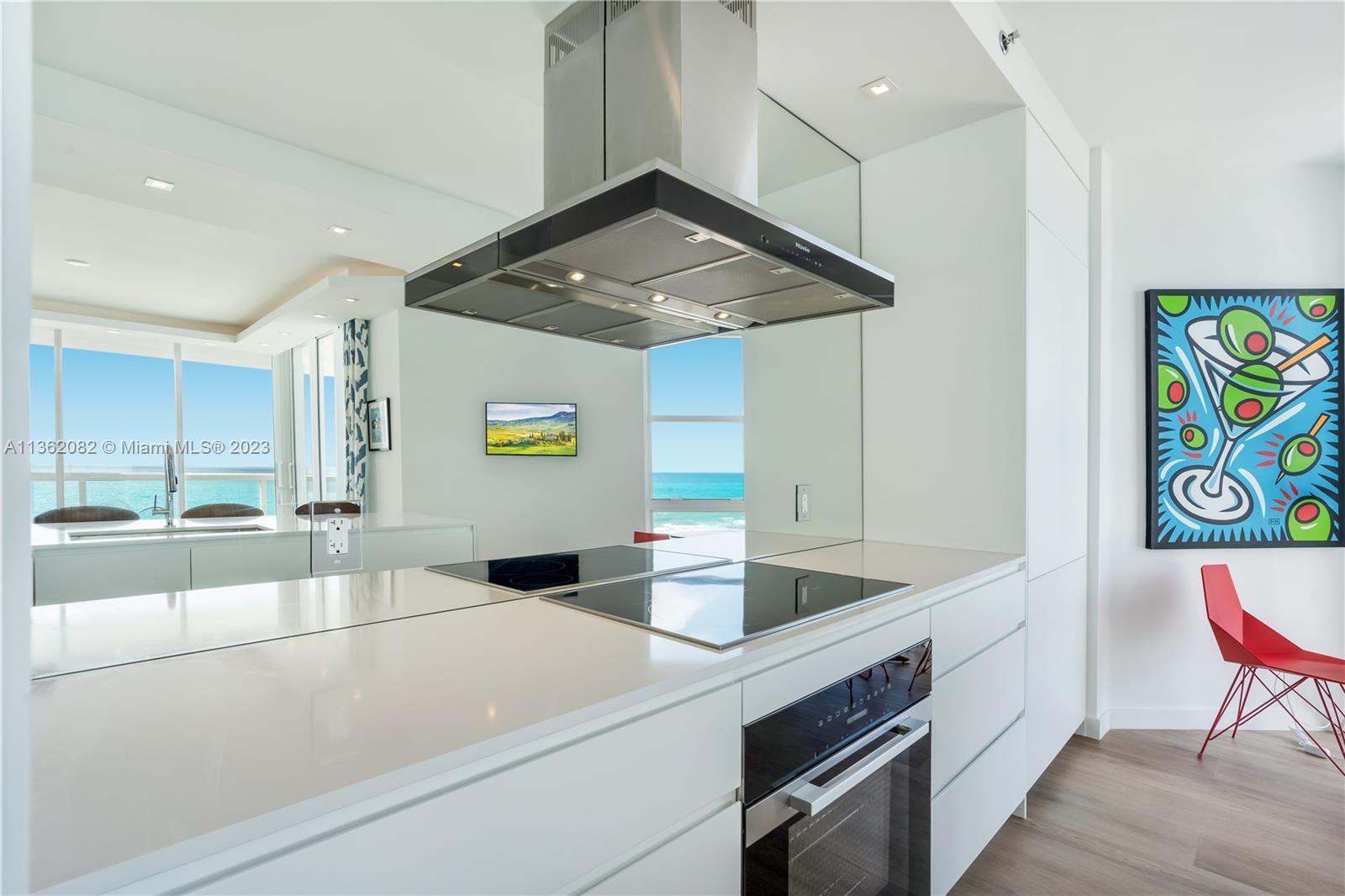 LA TOUR CONDO - Residential