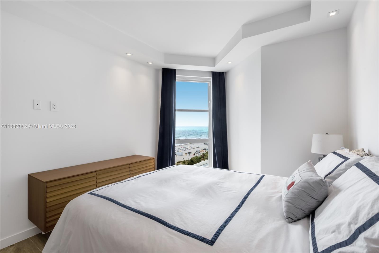 LA TOUR CONDO - Residential