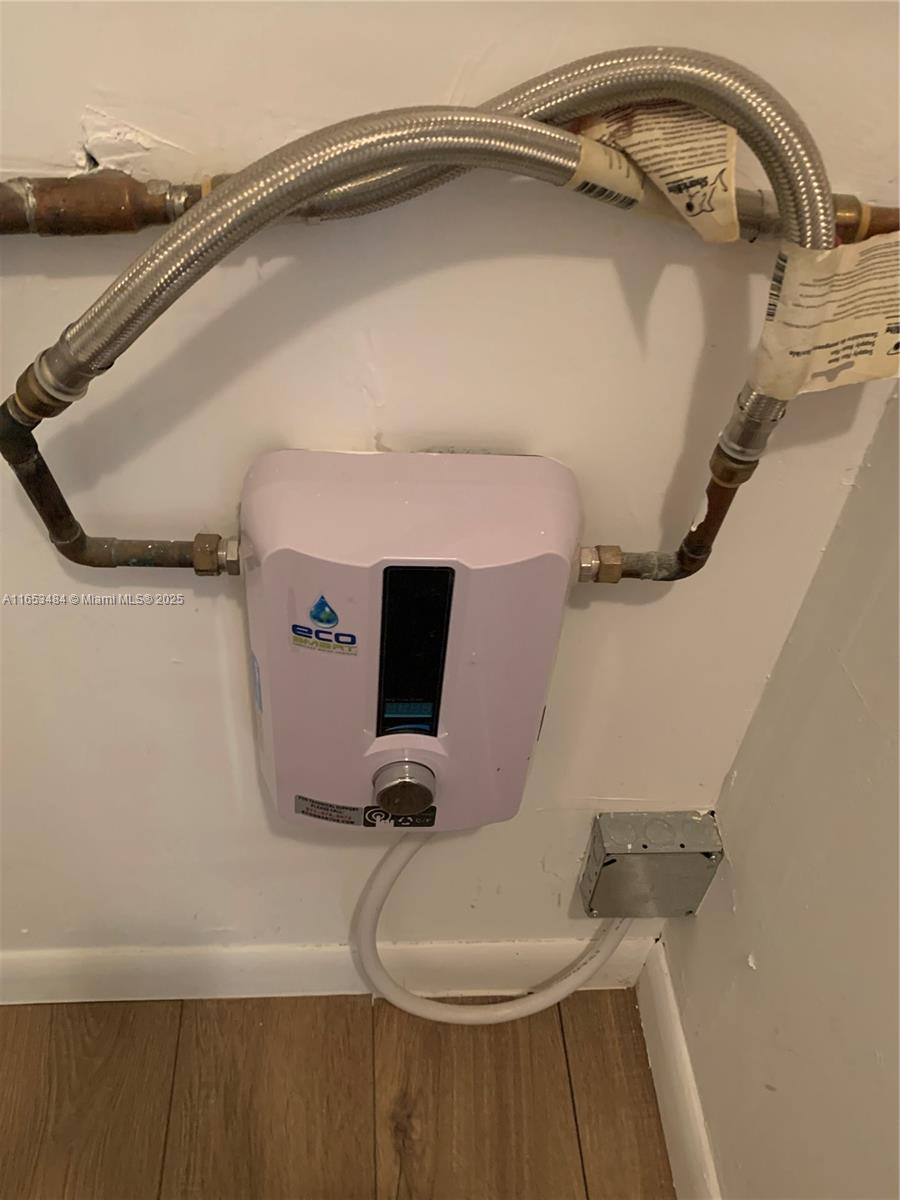 NEW HAMPTON AT CENTURY VI - Residential