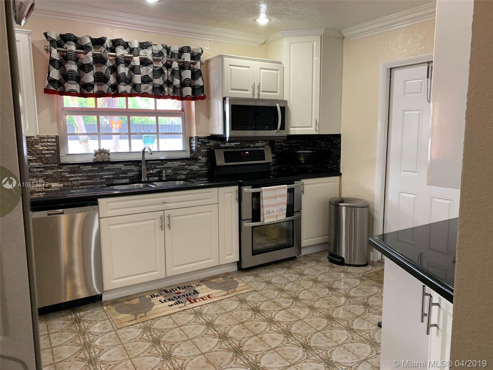 INTERNATIONAL GARDENS SEC - Residential