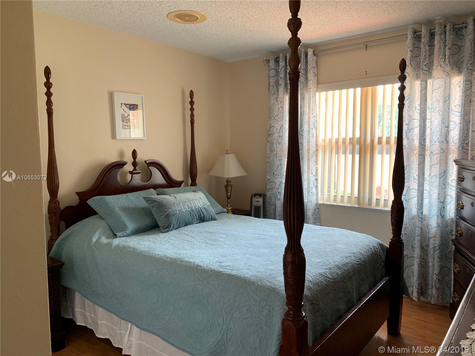 INTERNATIONAL GARDENS SEC - Residential