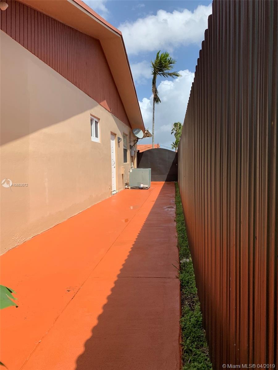 INTERNATIONAL GARDENS SEC - Residential