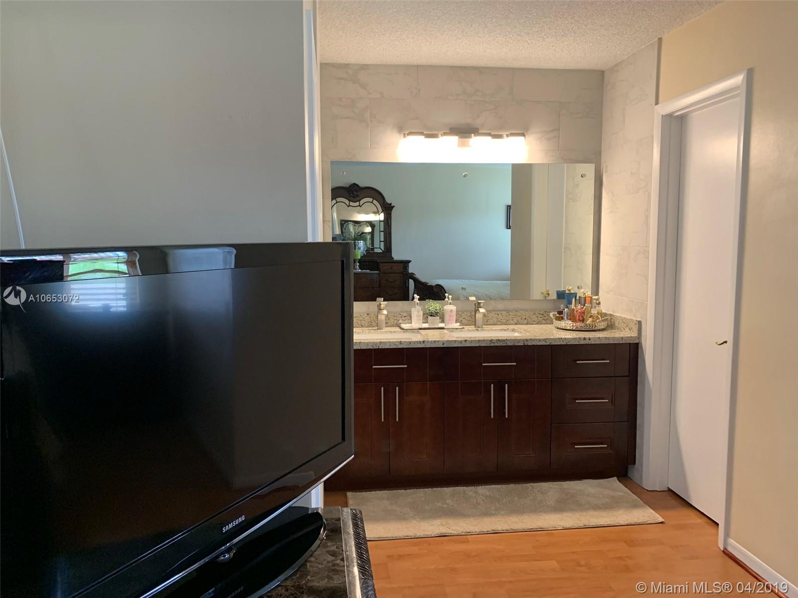 INTERNATIONAL GARDENS SEC - Residential