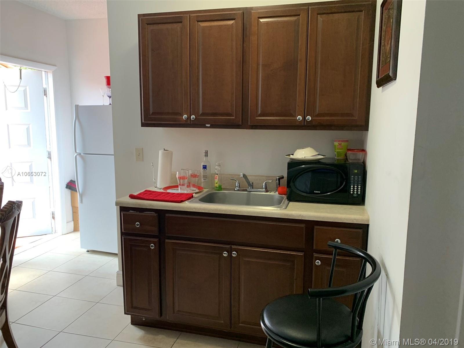 INTERNATIONAL GARDENS SEC - Residential