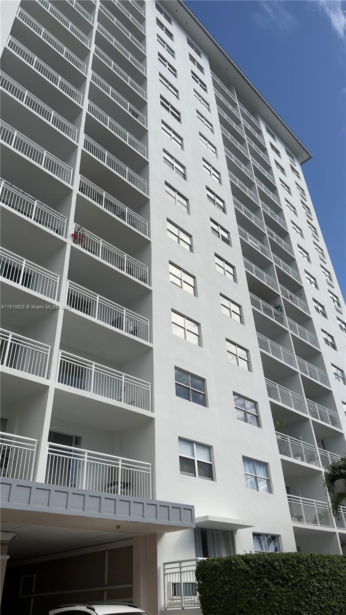 COASTAL TOWERS CONDO - Residential Lease