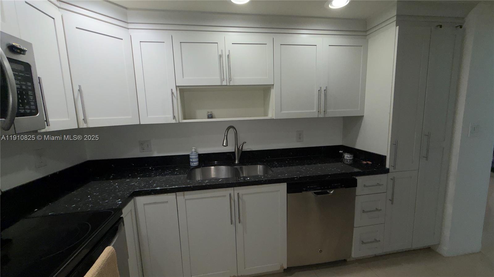 COASTAL TOWERS CONDO - Residential Lease