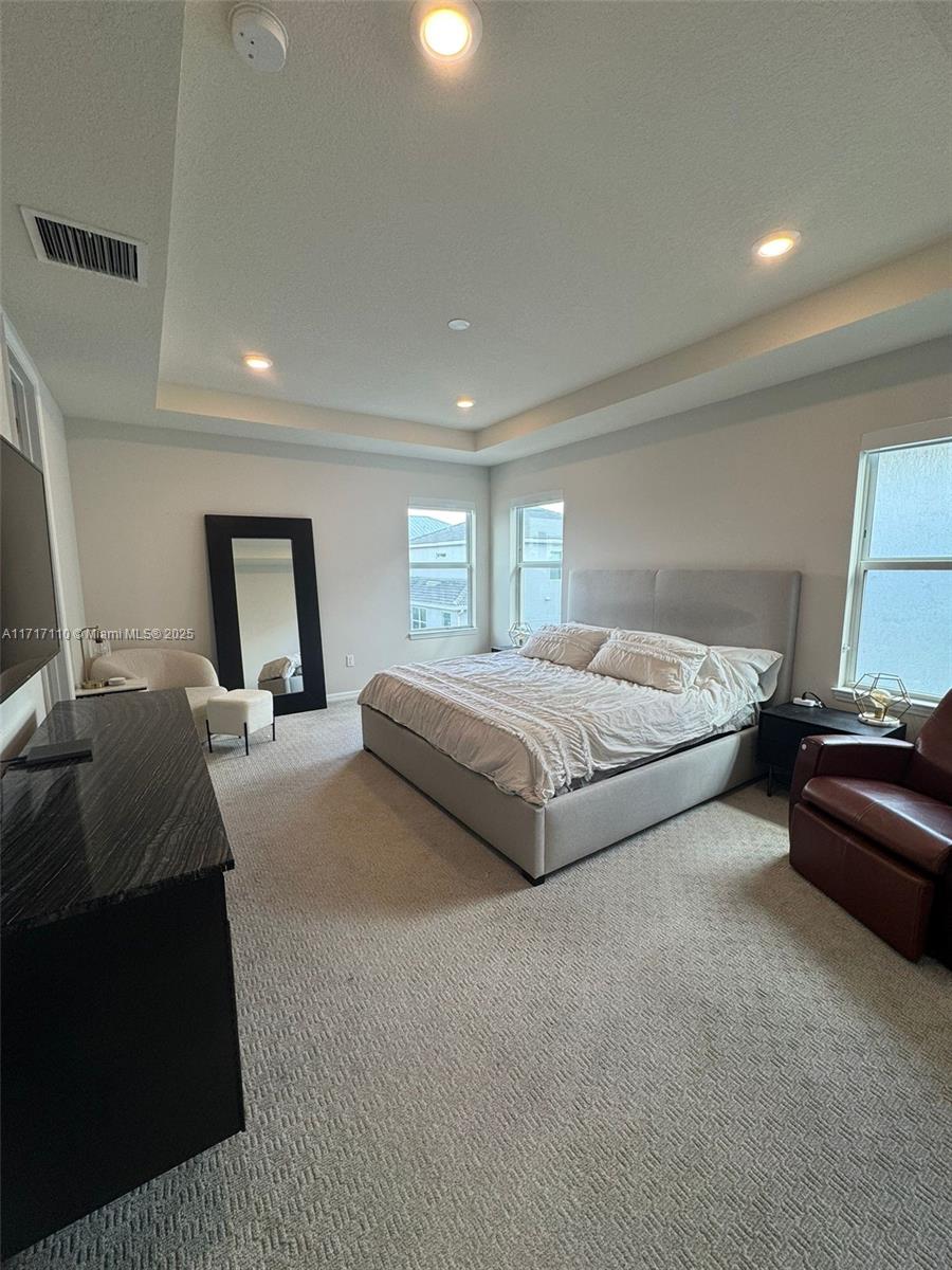 HILLCREST COUNTRY CLUB SO - Residential