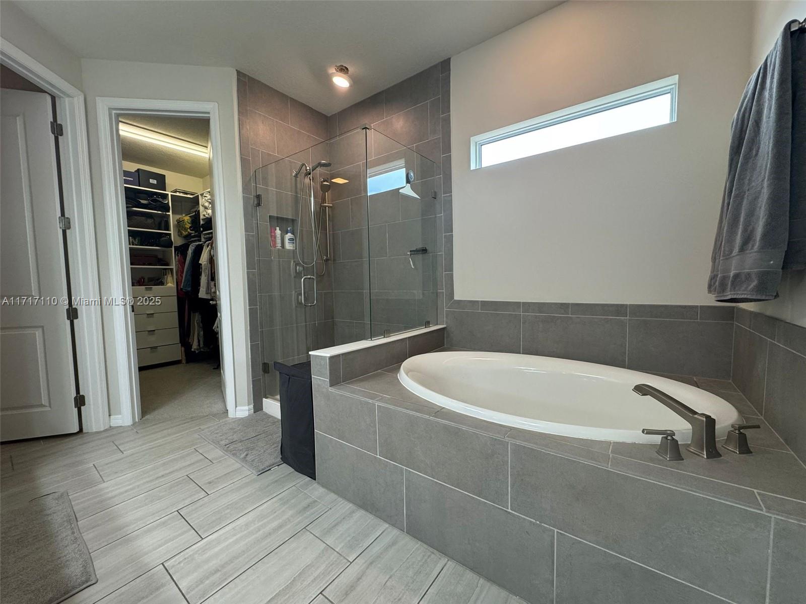 HILLCREST COUNTRY CLUB SO - Residential