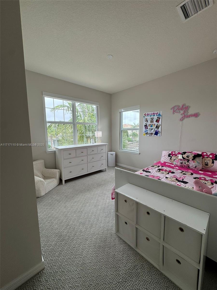 HILLCREST COUNTRY CLUB SO - Residential