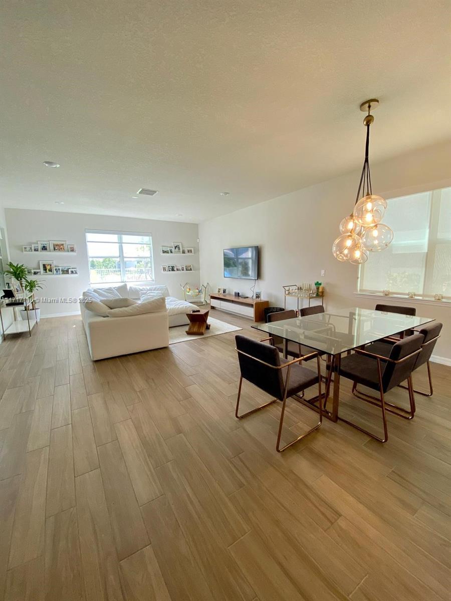 HILLCREST COUNTRY CLUB SO - Residential