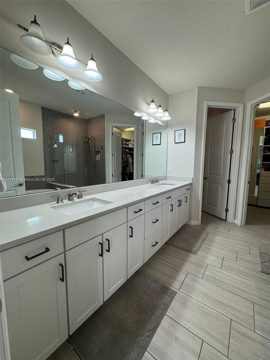 HILLCREST COUNTRY CLUB SO - Residential