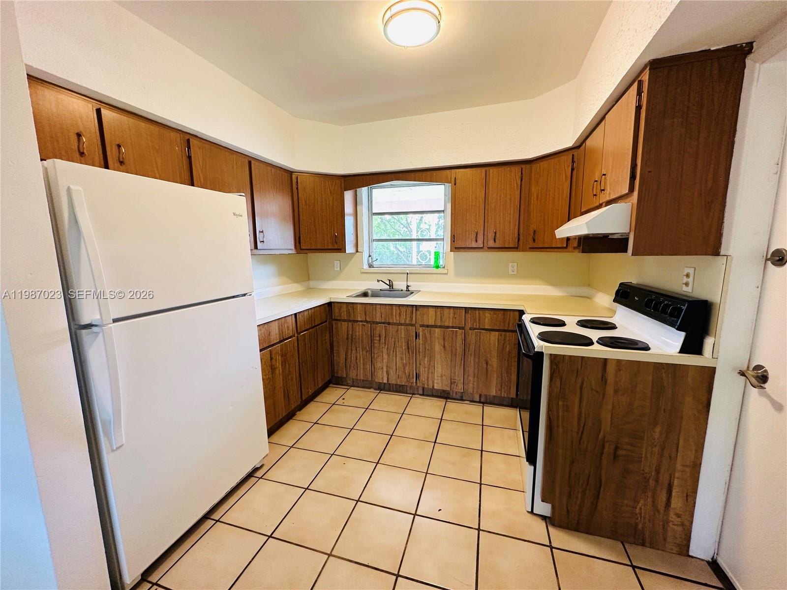 Breezeswept Manor - Residential Lease