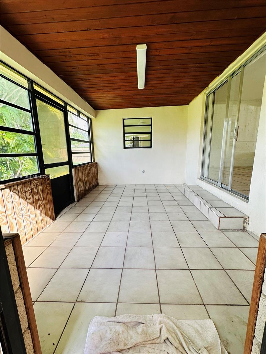 Breezeswept Manor - Residential Lease