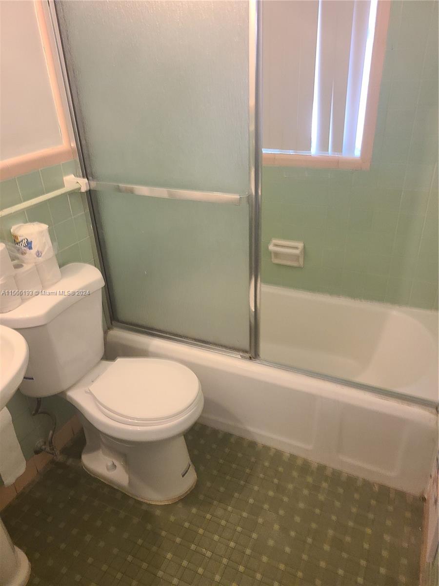 HOLLYWOOD SOUTH SIDE ADD - Residential Lease