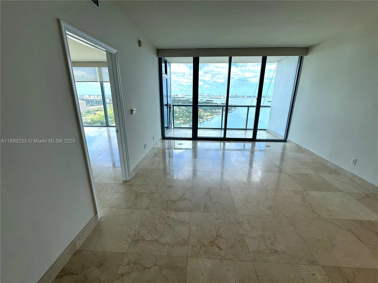 Miami, Florida 33137, United States, 1 Bedroom Bedrooms, ,2 BathroomsBathrooms,Residential,Active,212929