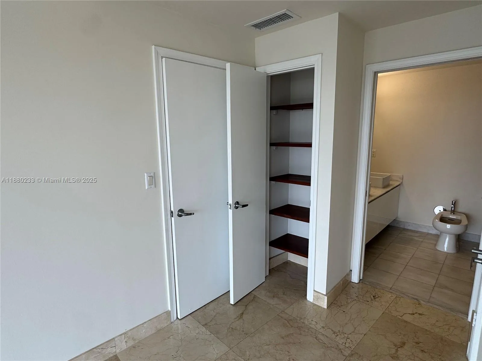 Miami, Florida 33137, United States, 1 Bedroom Bedrooms, ,2 BathroomsBathrooms,Residential,Active,212929