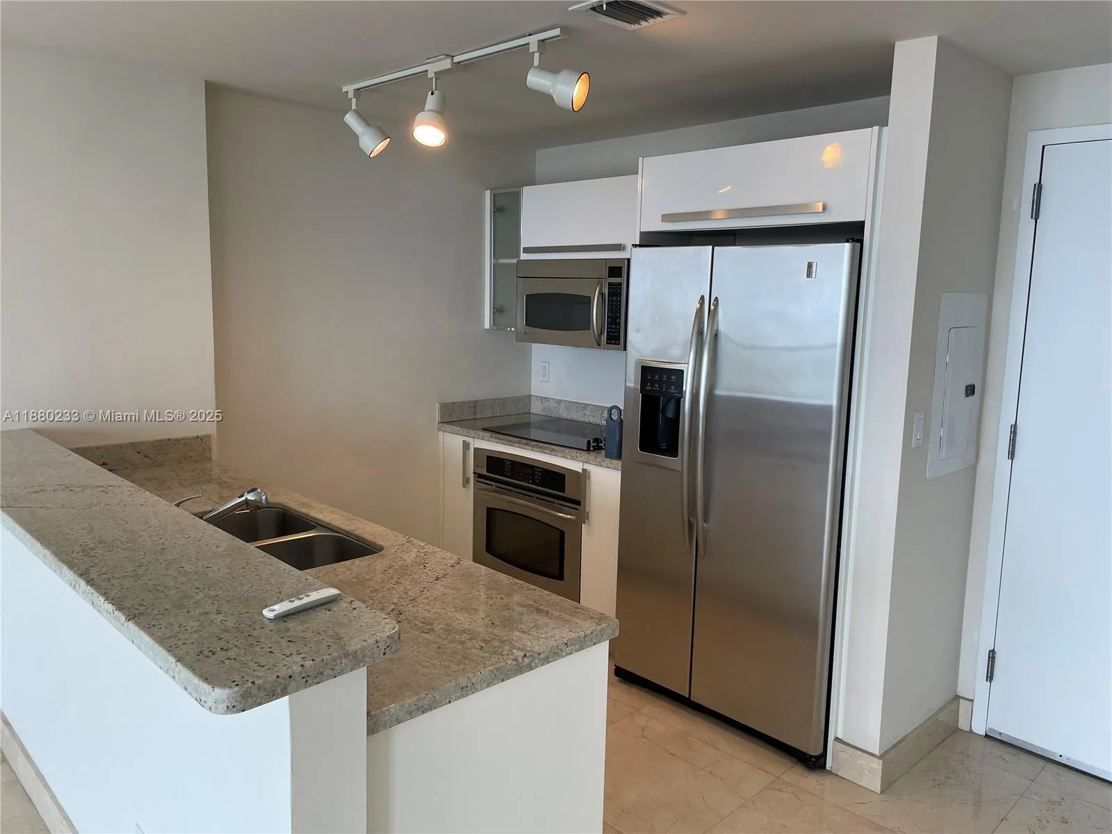 Miami, Florida 33137, United States, 1 Bedroom Bedrooms, ,2 BathroomsBathrooms,Residential,Active,212929