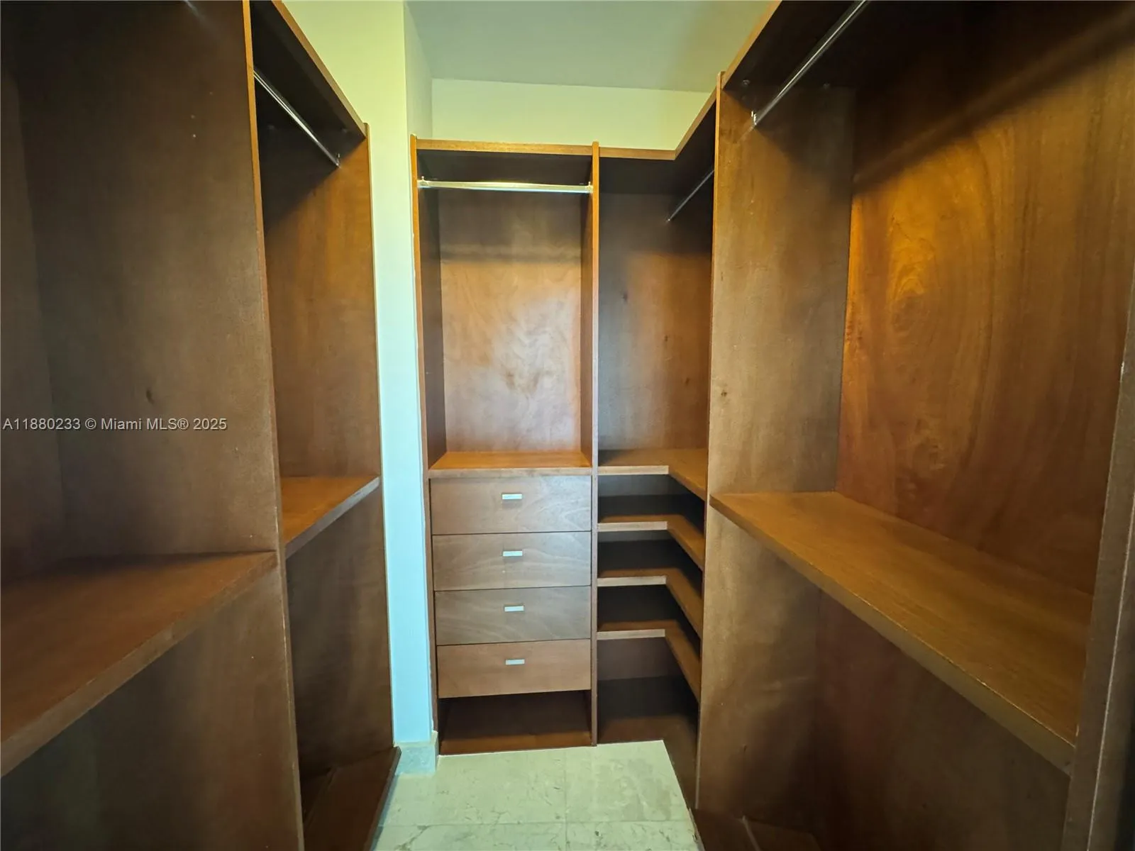 Miami, Florida 33137, United States, 1 Bedroom Bedrooms, ,2 BathroomsBathrooms,Residential,Active,212929