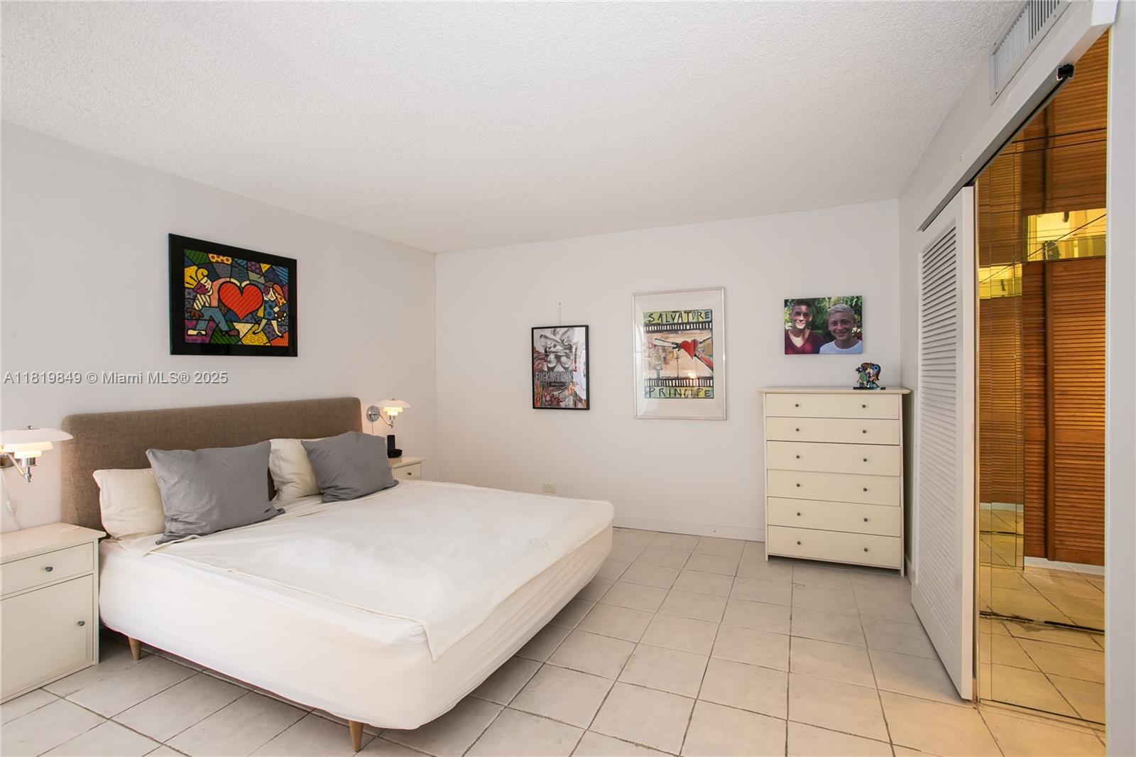 CRICKET CLUB CONDO - Residential