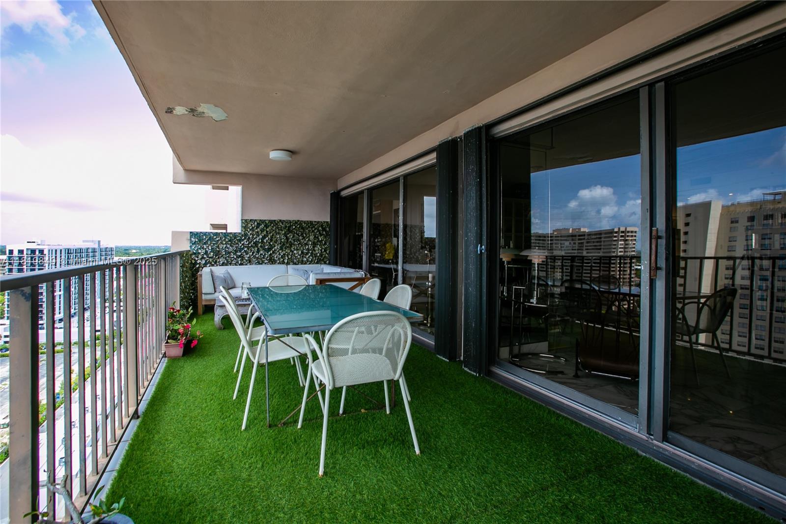 CRICKET CLUB CONDO - Residential