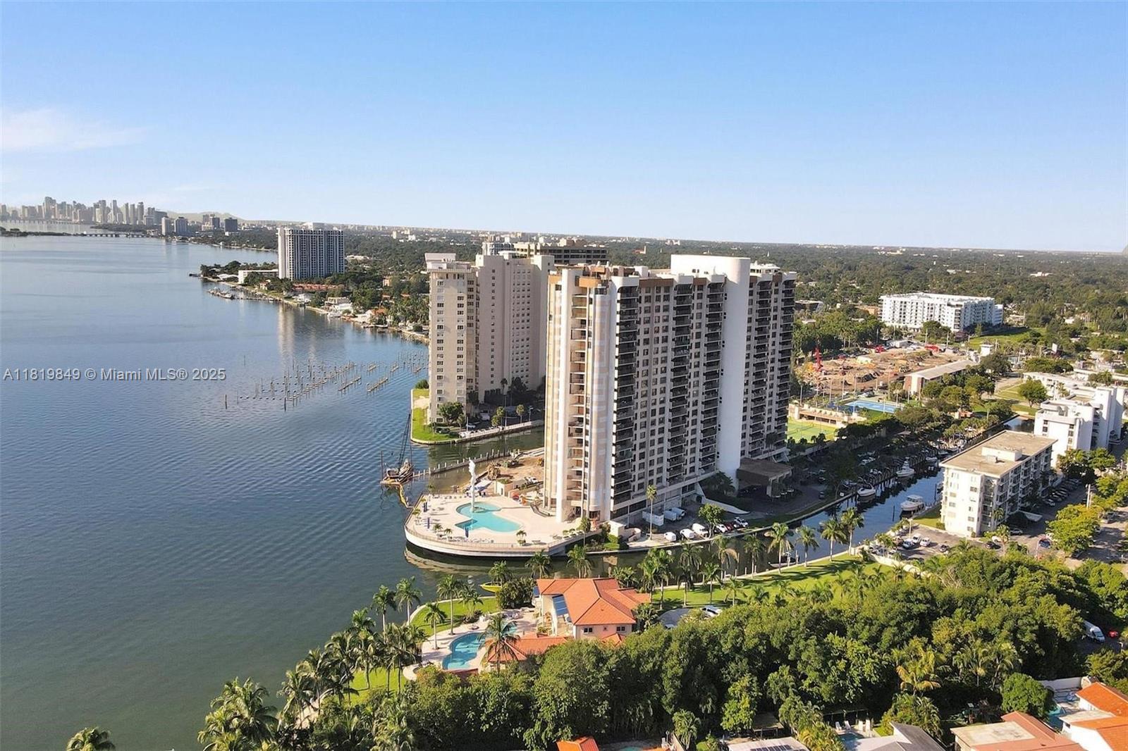 Photo 1 of 1800 Ne 114th St 2007, Miami, Florida, $265,000, Web #: 11819849
