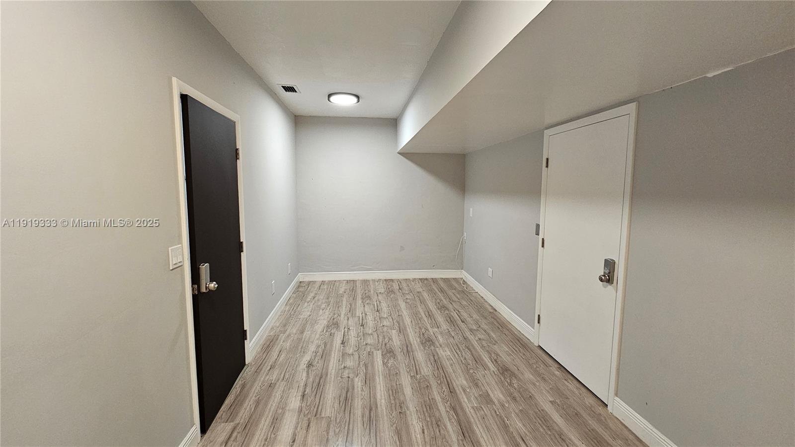 ARROWHEAD GOLF & TENNIS C - Residential Lease