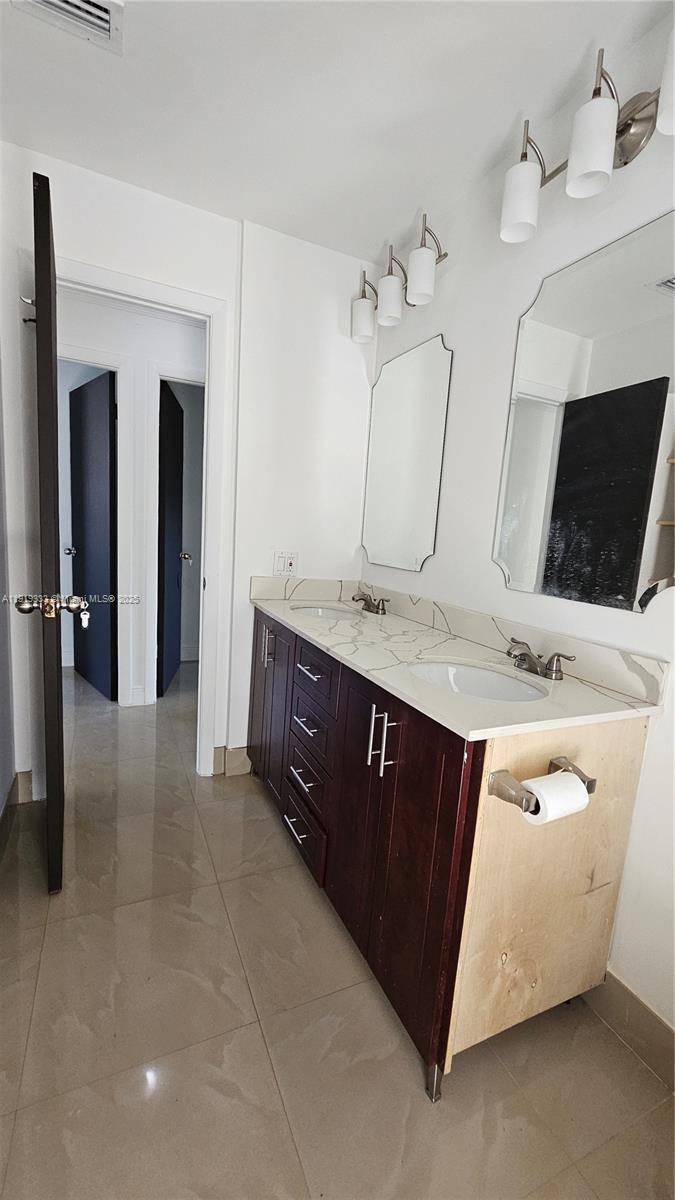 ARROWHEAD GOLF & TENNIS C - Residential Lease