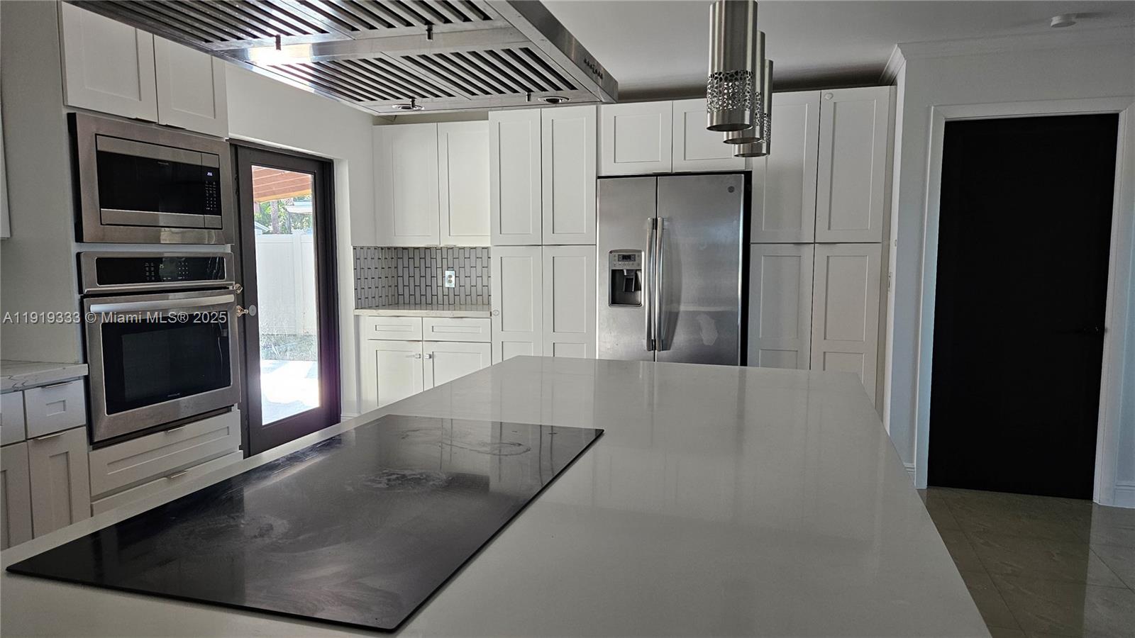 ARROWHEAD GOLF & TENNIS C - Residential Lease